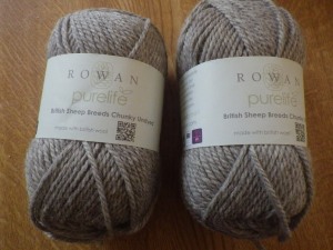 Chunky British Suffolk yarn for a really warm shawl